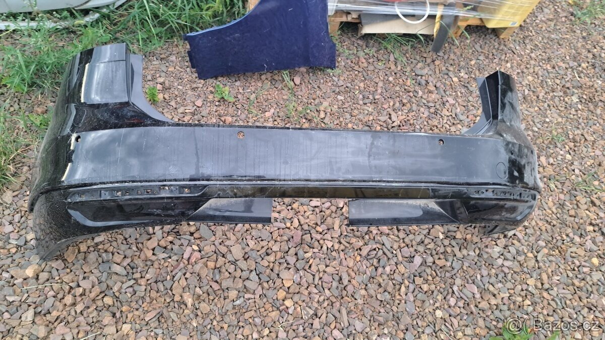 Prodam zadni nárazník na VW Passat B8 combi