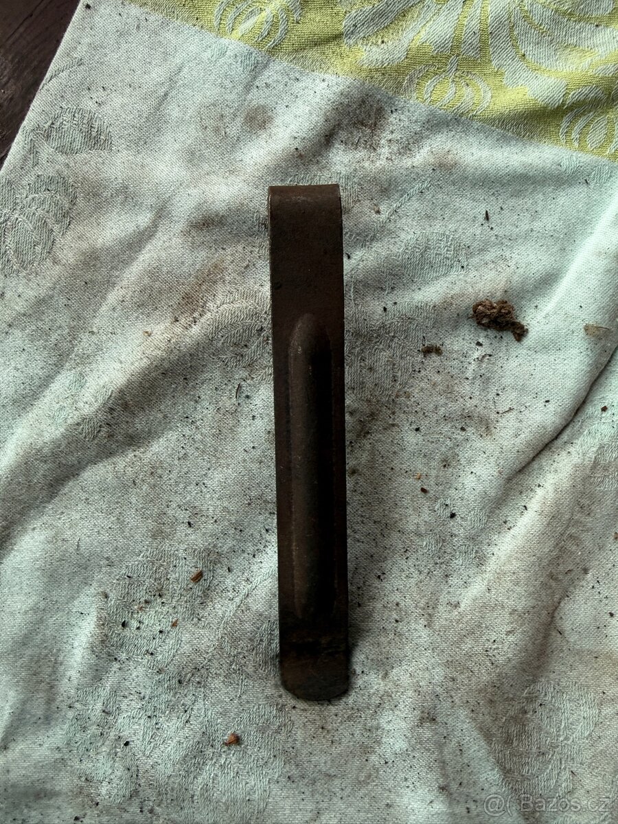 Čz 150,125 C,B,T nebo předválečná - vzpěra