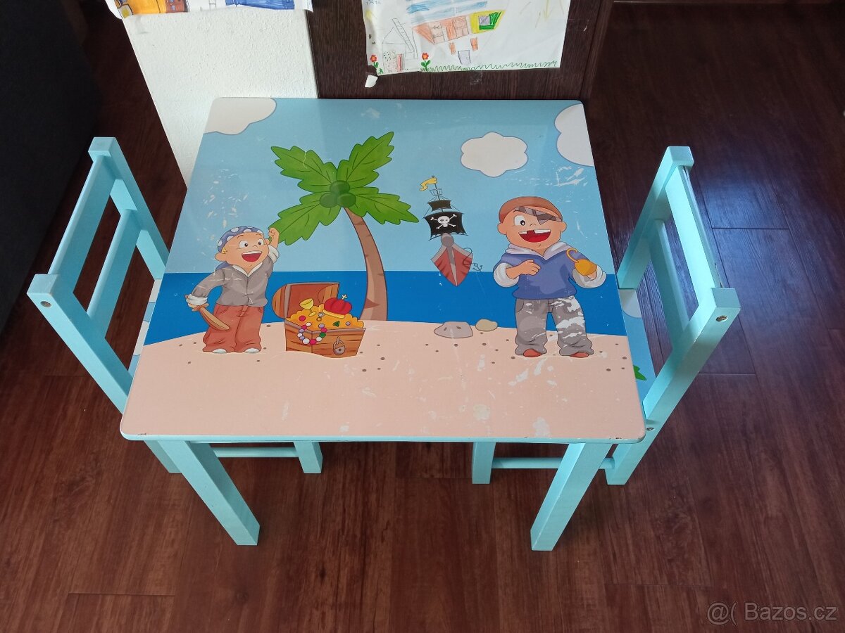 Dětský stolek s židlemi modrý - piráti.