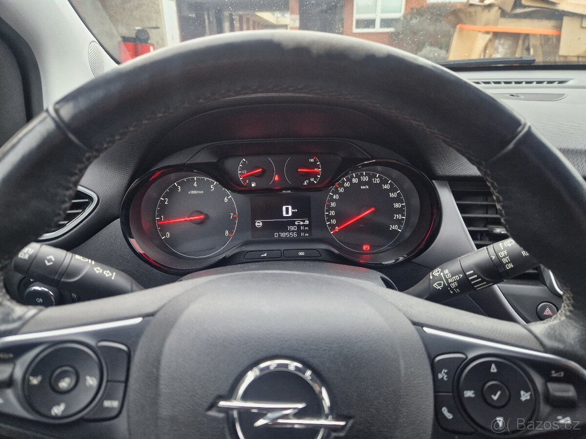 Crossland 1.2 61KW nové ČR