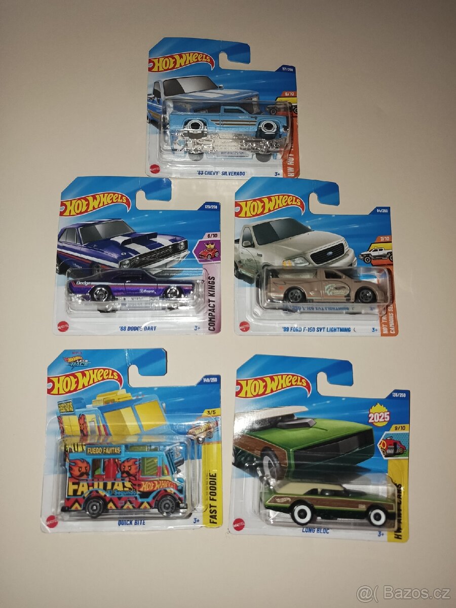 Hot wheels kovové autíčko různé druhy 2