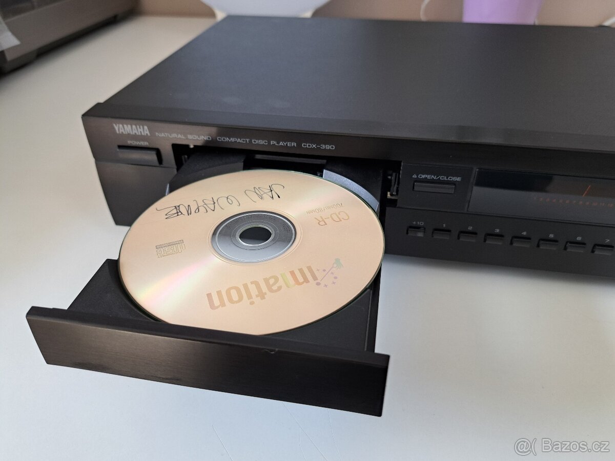 CD Player YAMAHA CDX 390