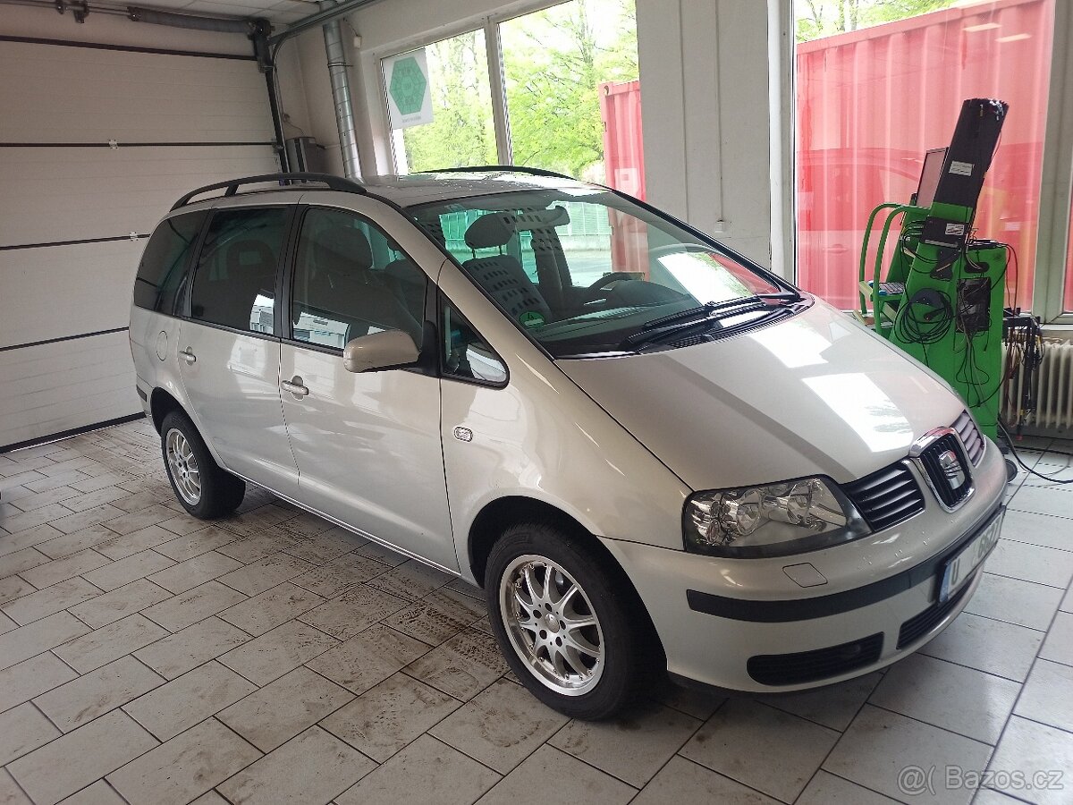 SEAT Alhambra KIDS 2,0i/85 kW hezký stav ,málo Km , nová TK