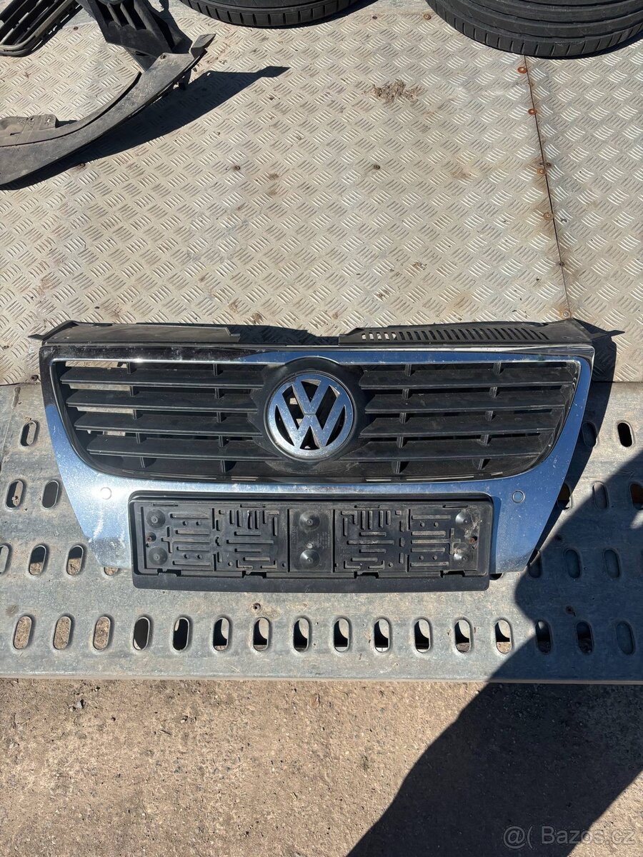 Volkswagen Passat b6 přední maska