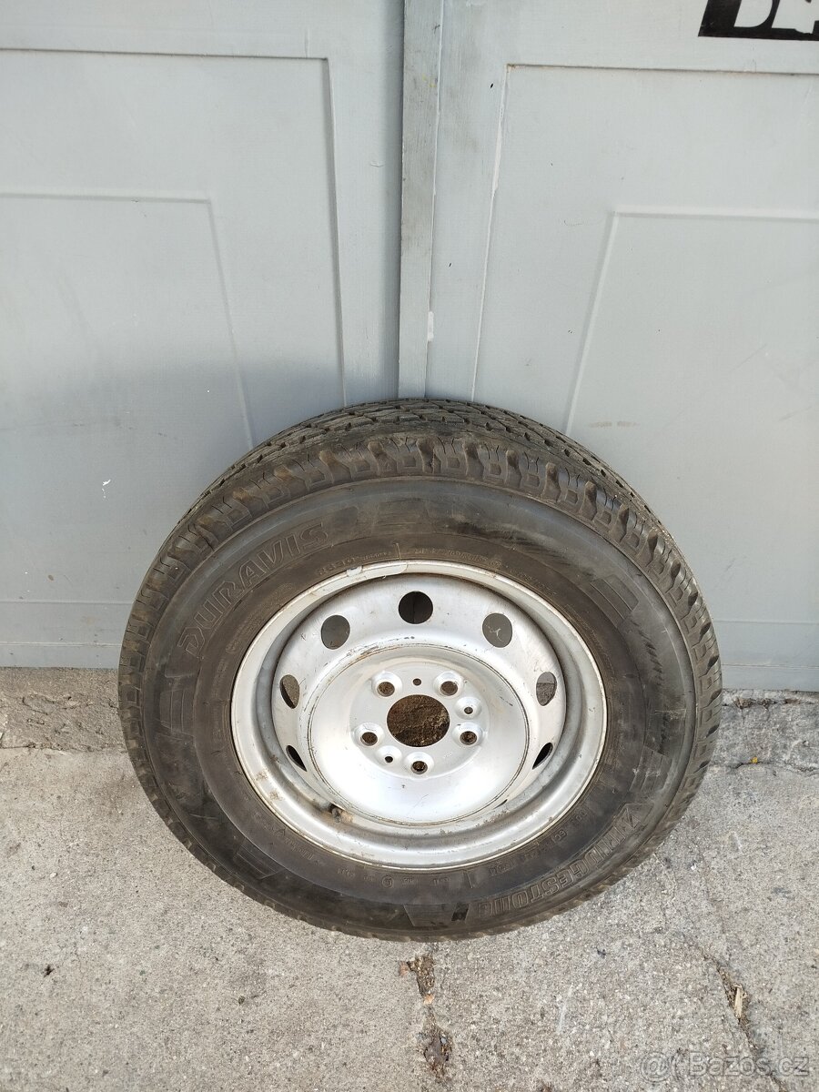 Disk s pneu 215/70 R15