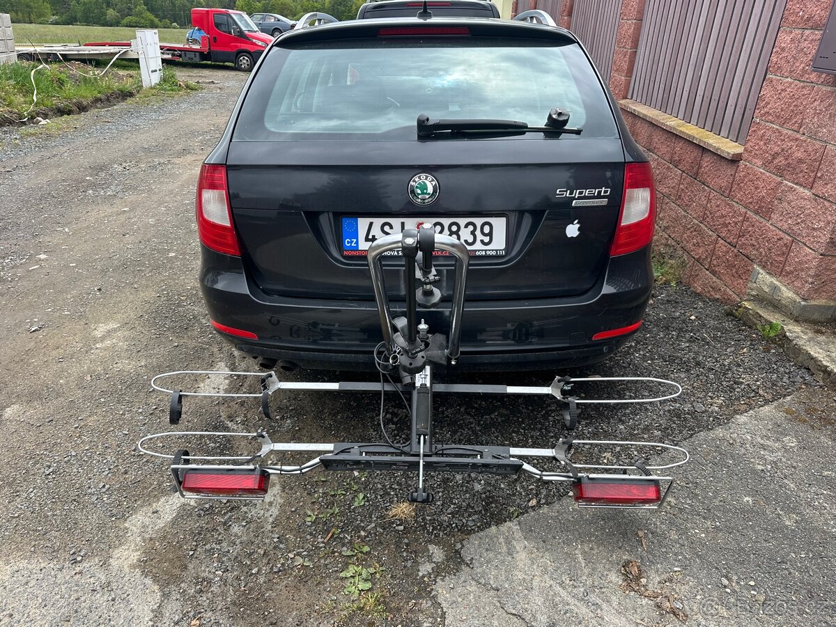 Nosič na kola, držák na kola na tažné zařazení