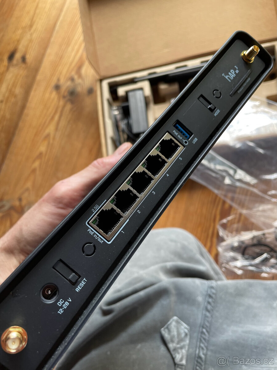 MikroTik hAP ax3 (zamluveno)
