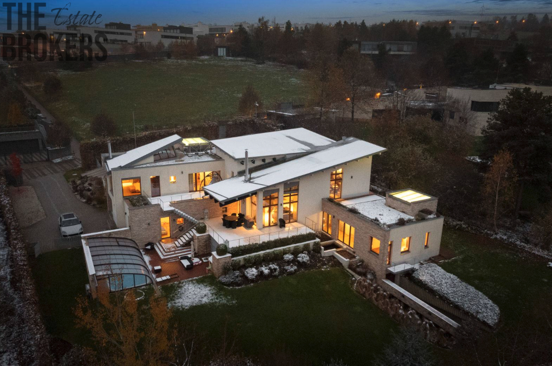 Prodej luxusní vily, pozemek 2276 m2, Praha Velká Chuchle