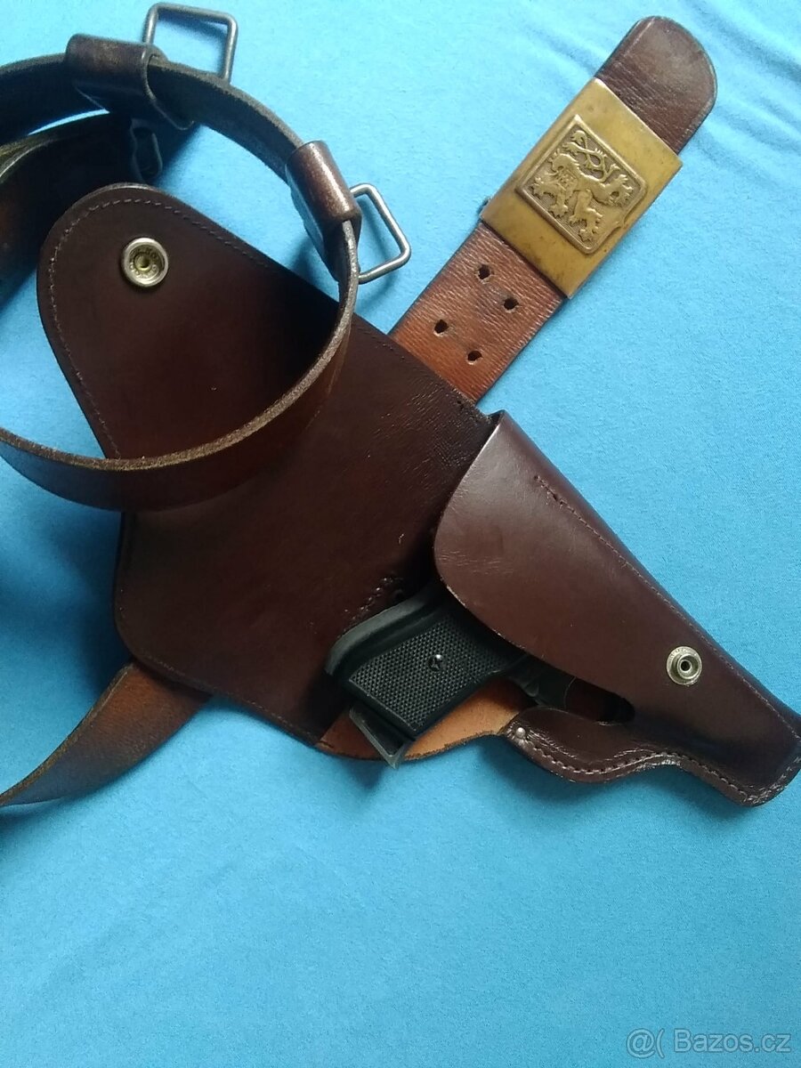 Vojenská přezka s opaskem ČSR+pouzdro na pistoly.