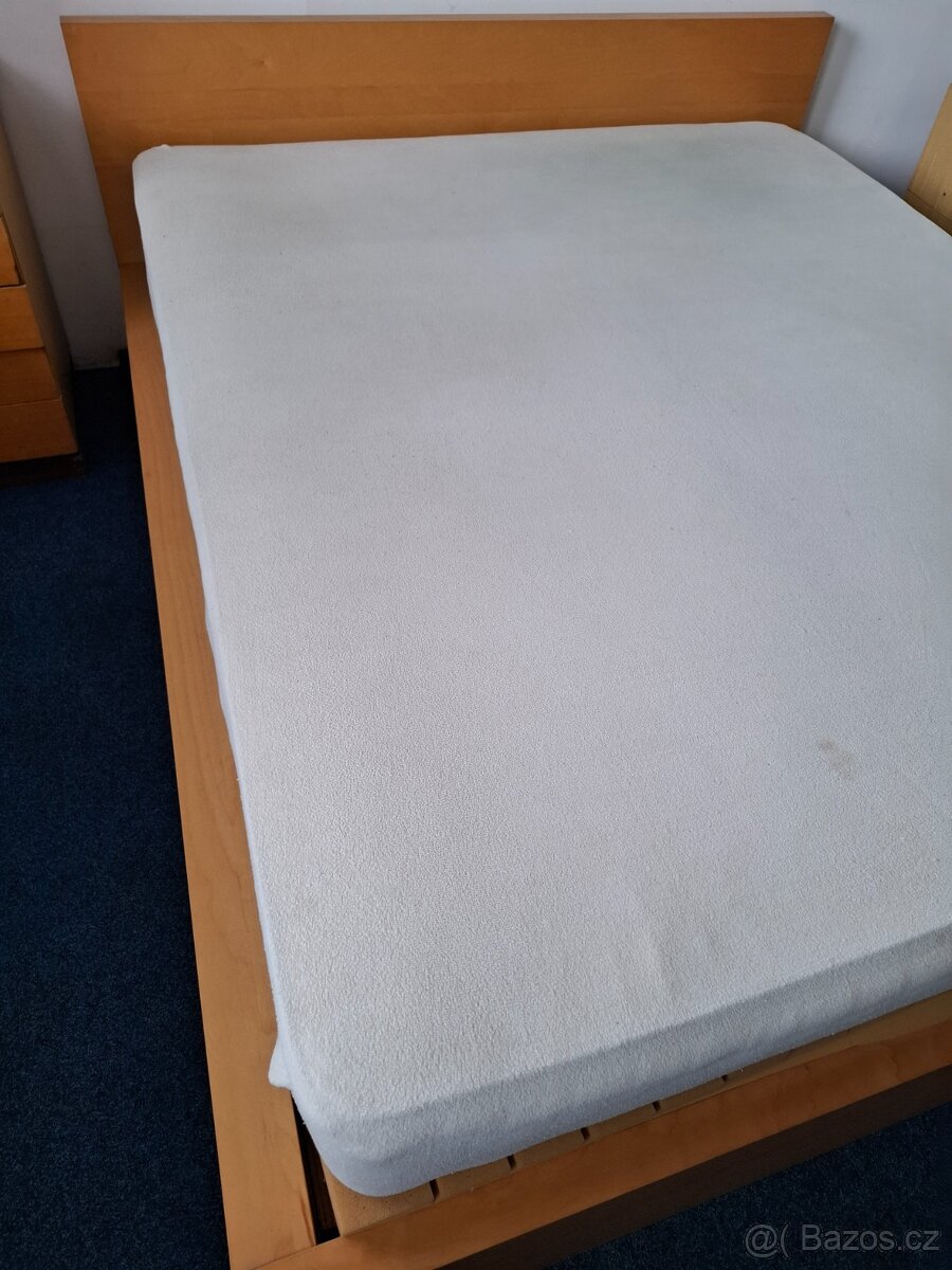 PRODAM MANŽELSKOU POSTEL