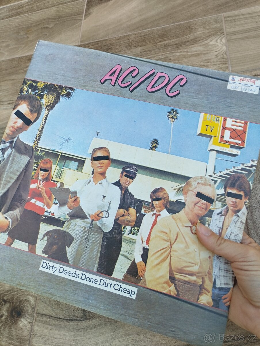 AC/DC - Dirty Deeds Done Dirt Cheap (1976)