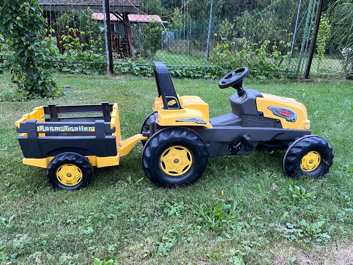 Dětský šlapací traktor