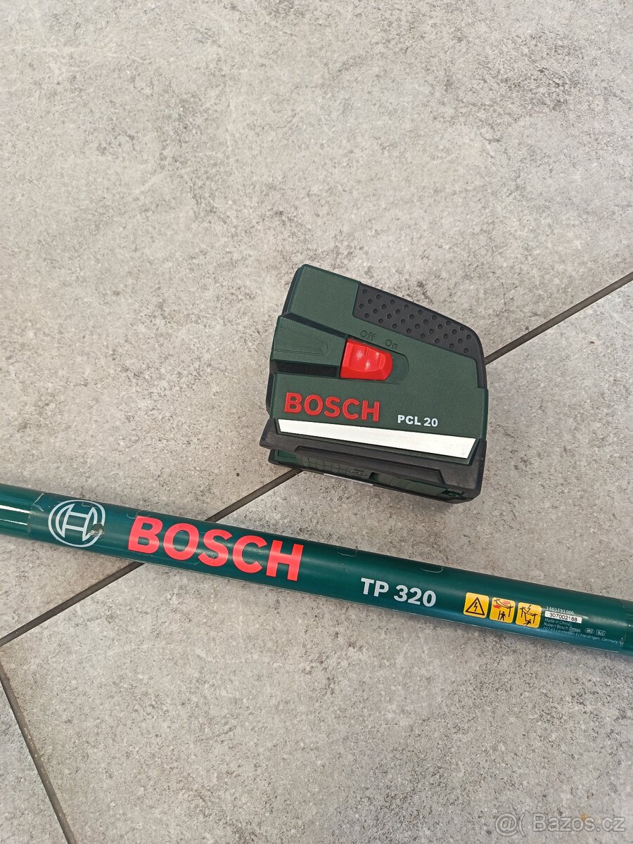 Křížový laser s teleskopickou tyčí Bosch PCL20