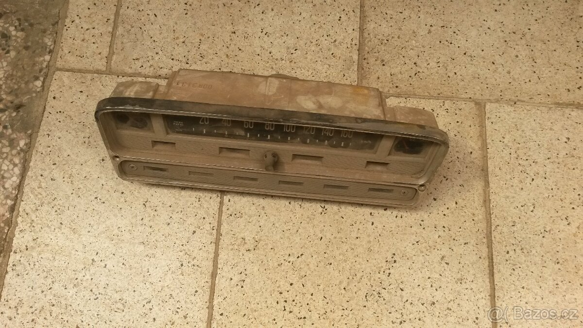 Přístrojová deska fiat 125 p