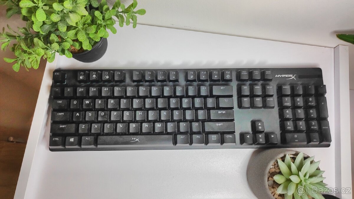 ⌨️ HyperX mechanická klávesnice – v dobrém stavu