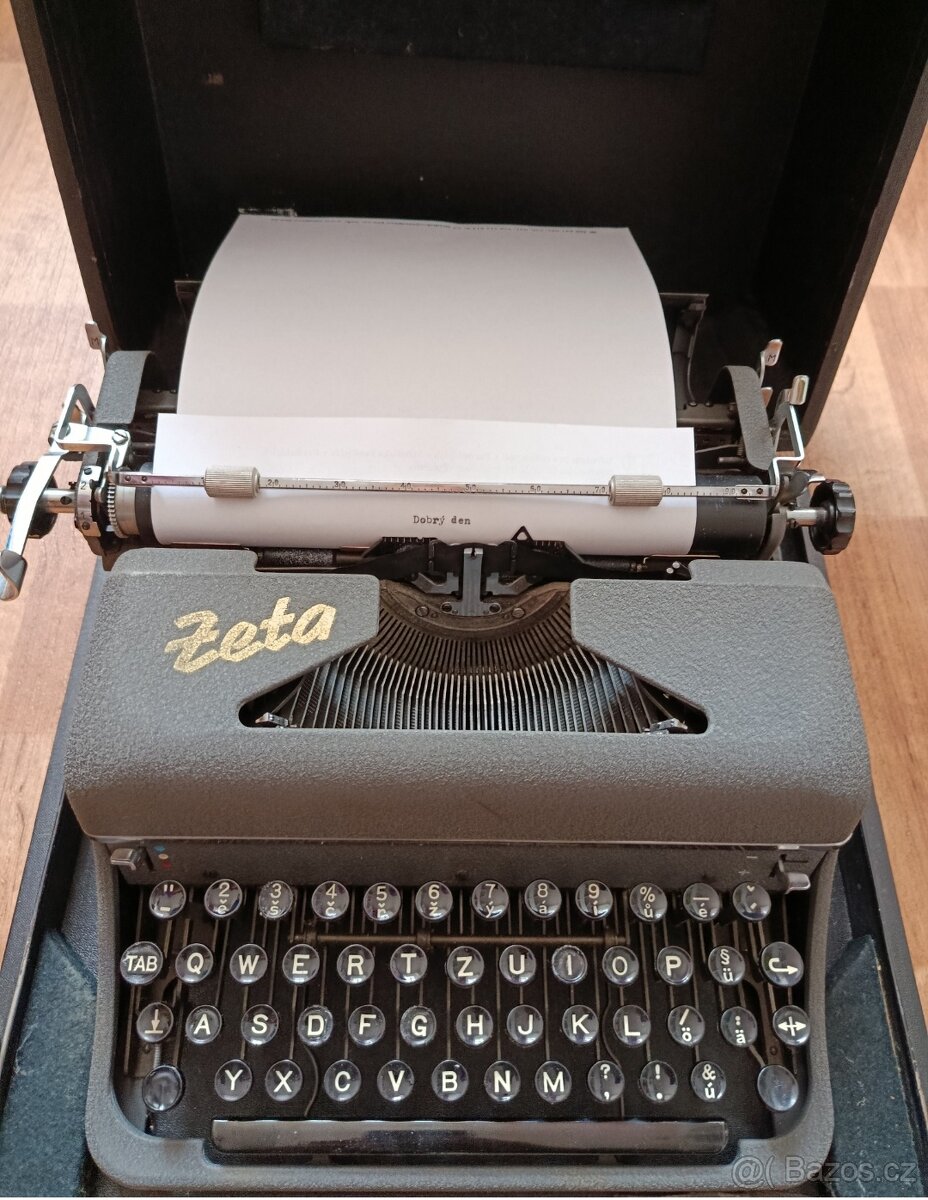 Plně funkční starožitný psací stroj Zeta z 50.let