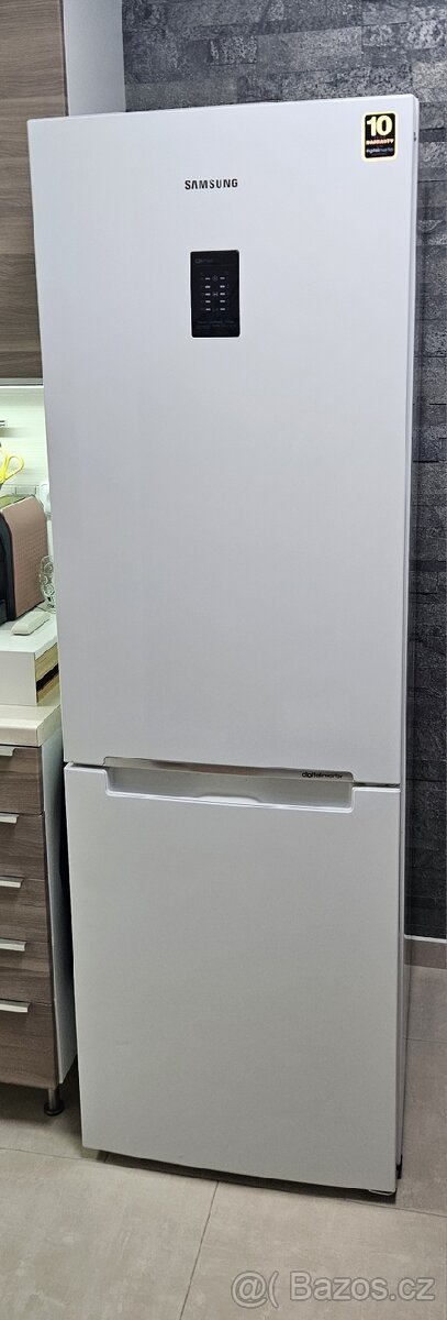 Lednička Samsung RB31FERNBWW, 304 litrů