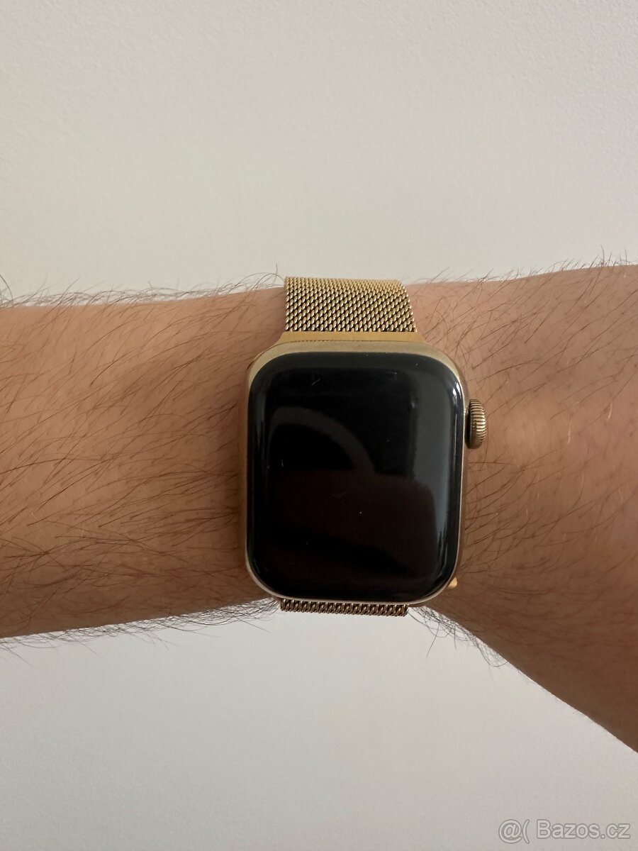 Apple Watch Series 8