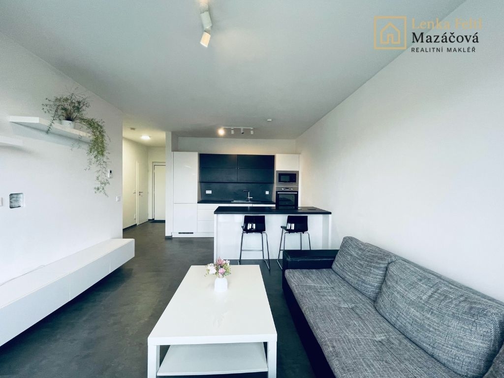 Pronájem vybaveného bytu 2+kk, 53 m2, velký balkon, Olomouc