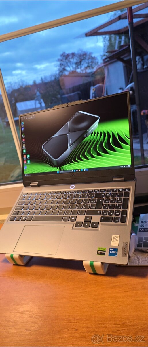 Lenovo LOQ 15IAX9 1TB, 32/8gb