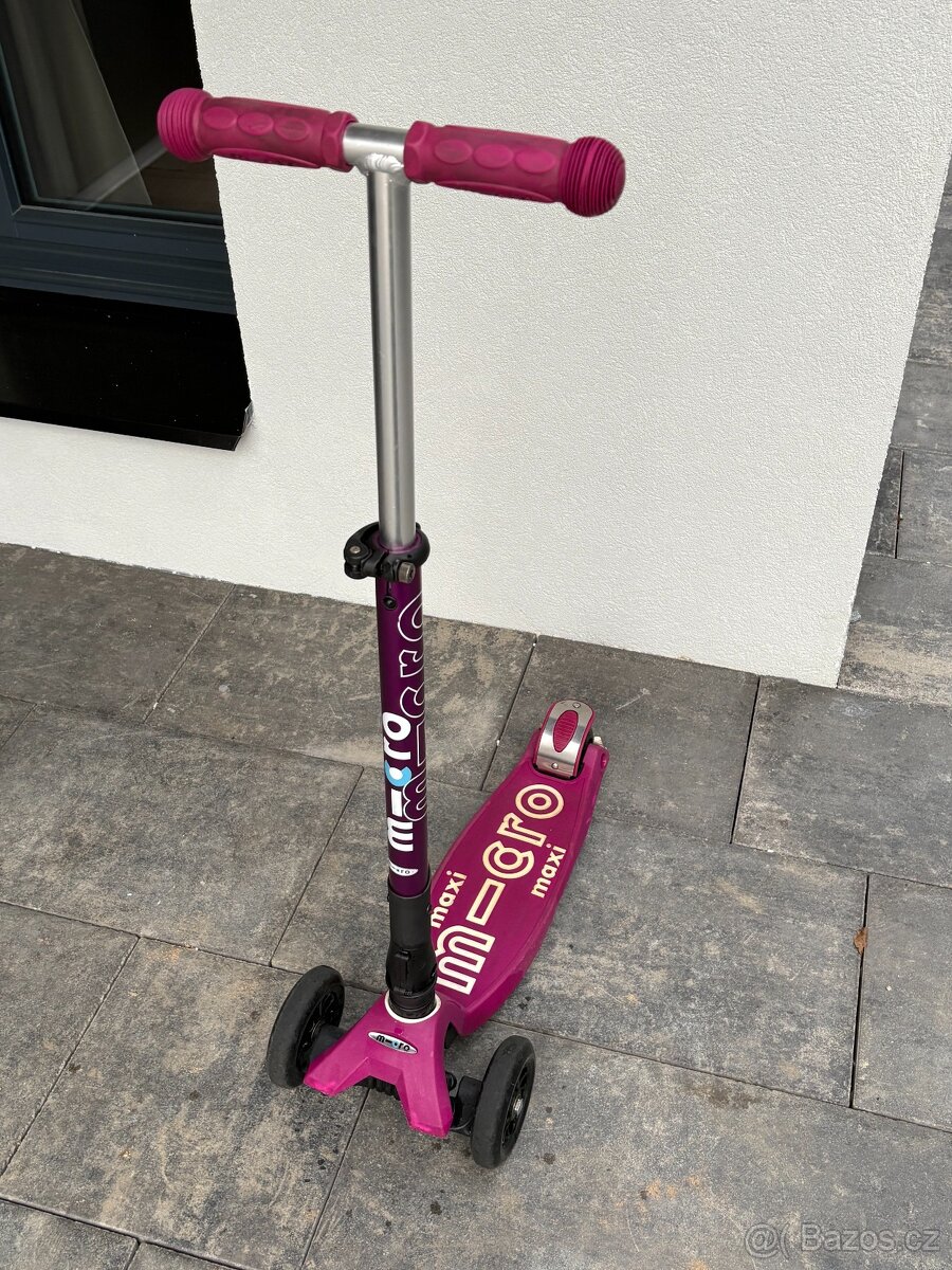 Maxi Micro Deluxe skládací koloběžka- berry red
