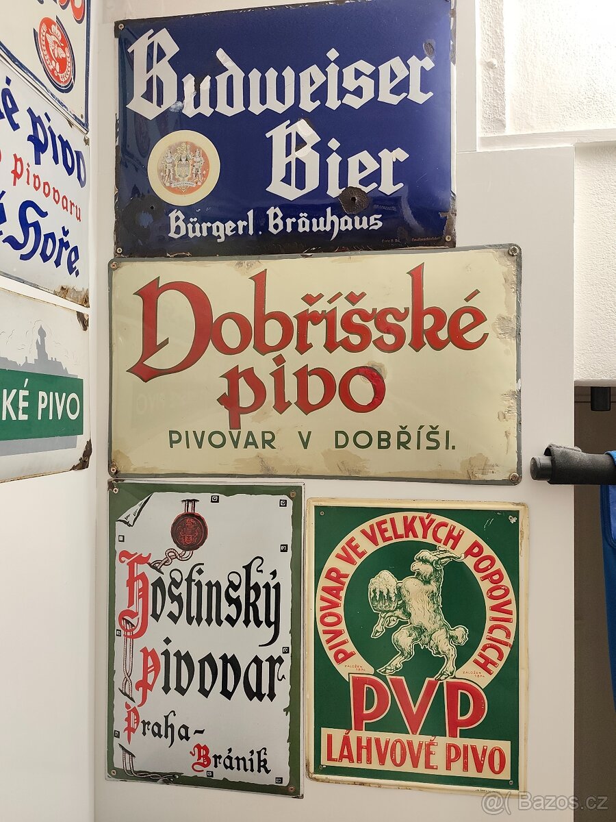 Pivní sklo, půllitry, třetinky, pivovarské cedule.