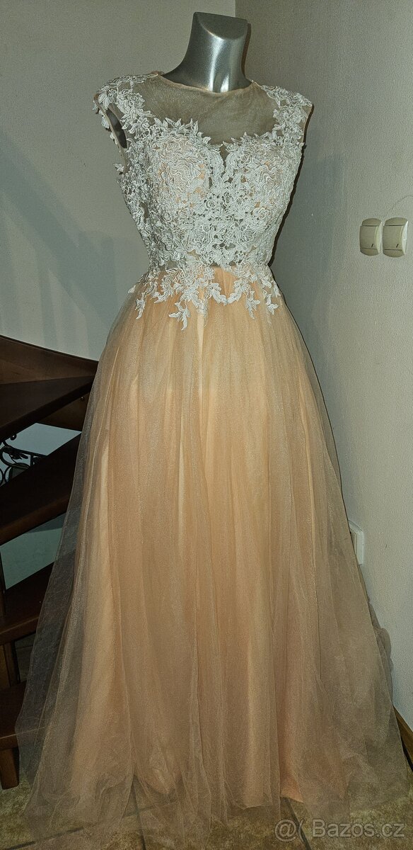 Svatební/společenské šaty vel. M.