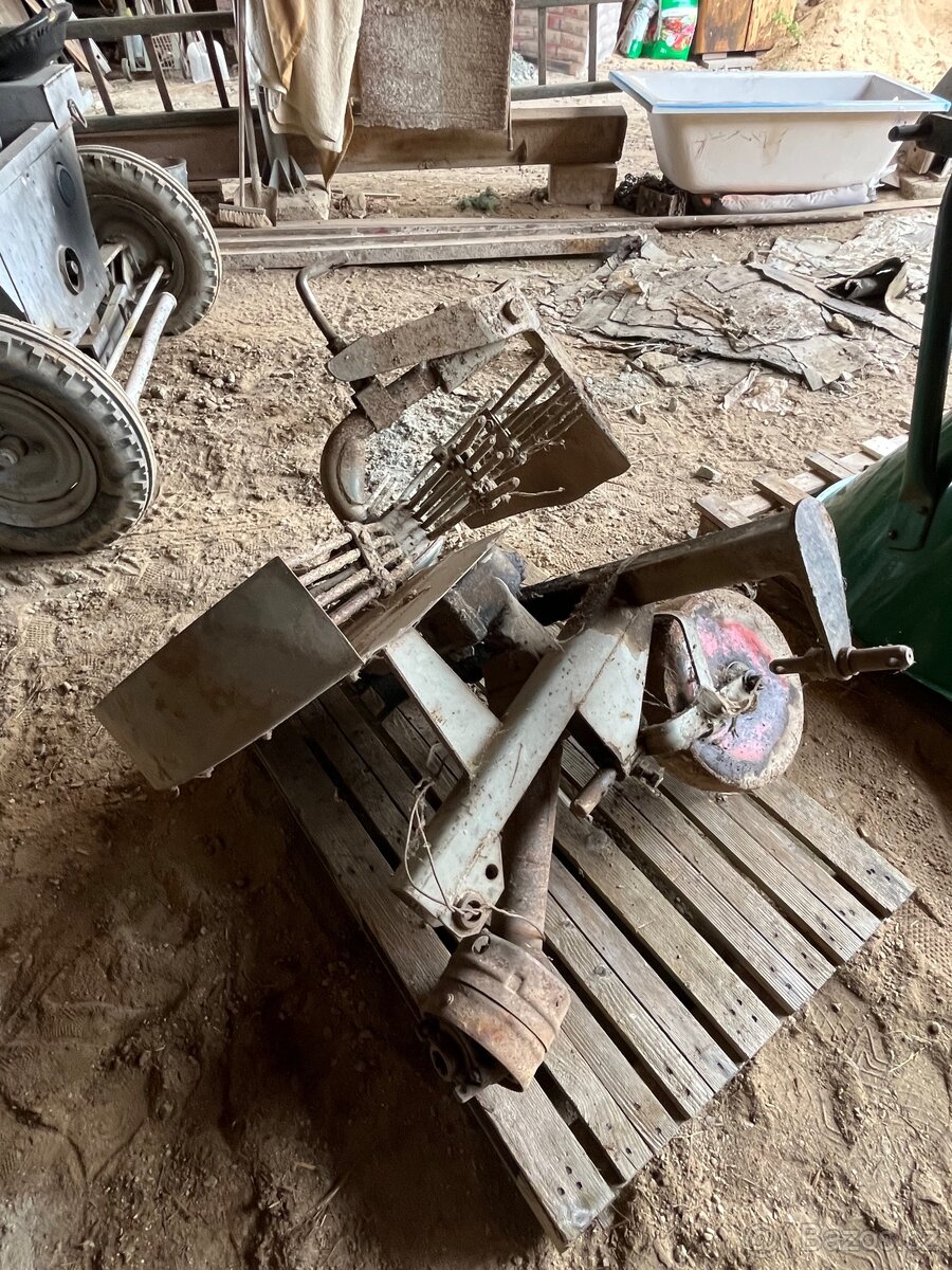 Vyvorávač brambor čert