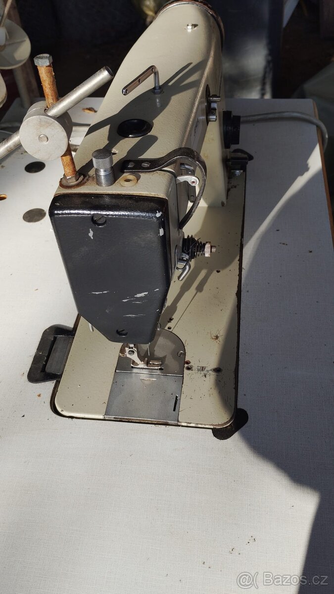 PRODÁM ŠICÍ STROJ PRŮMYSLOVÝ