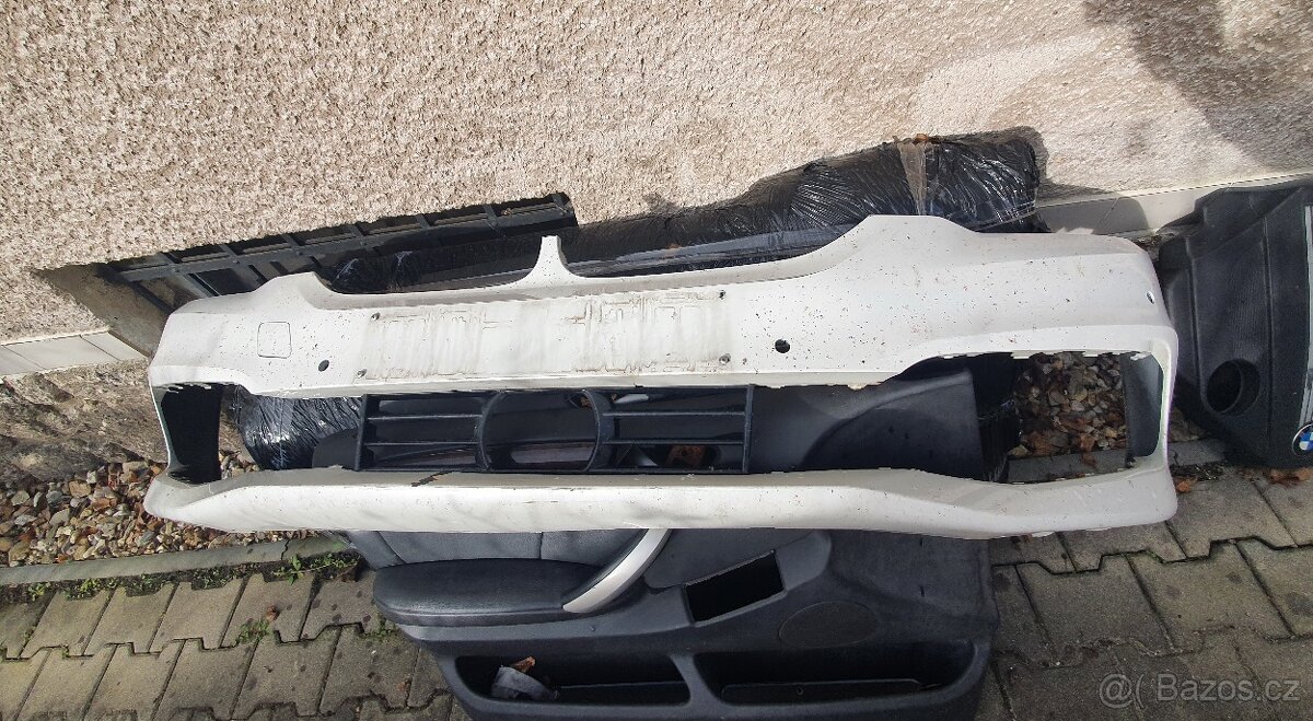 Nárazník přední zadní a pravý práh na BMW G30 G31