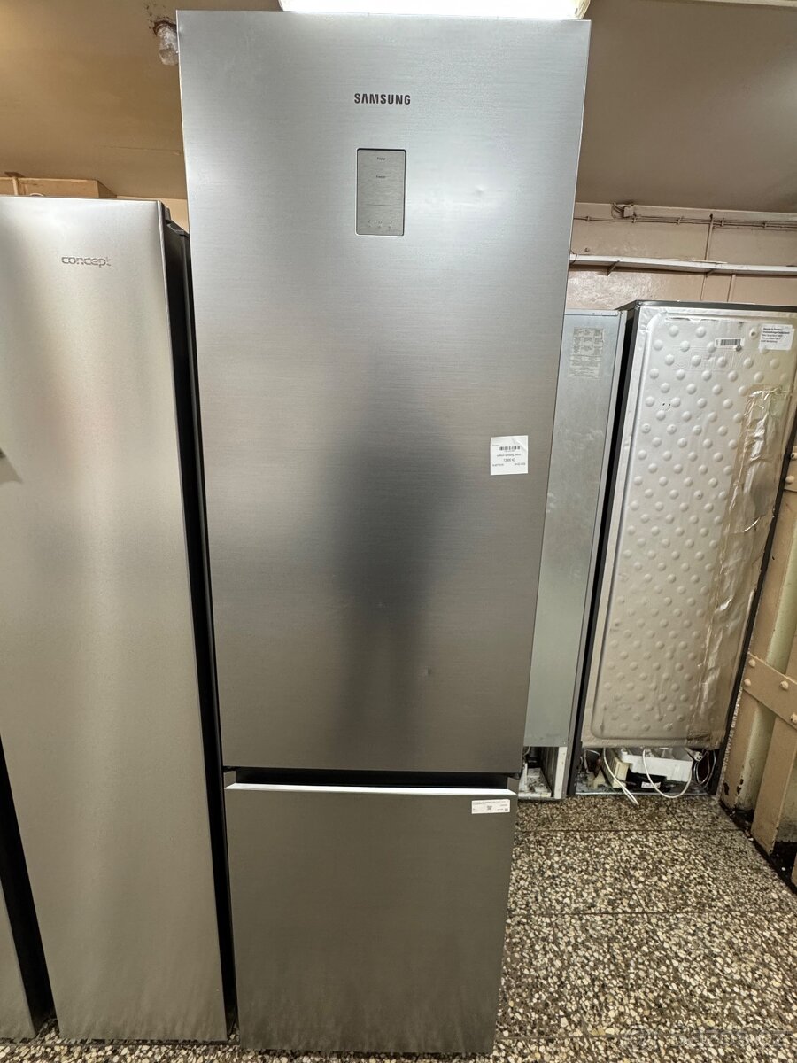 Zánovní lednice Samsung