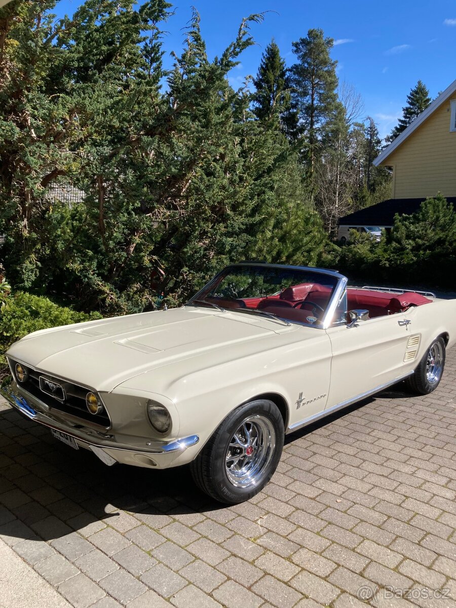 Ford Mustang Convertible