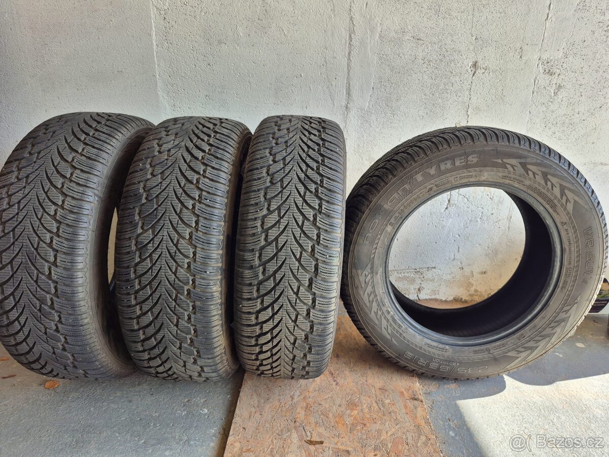 Zimní pneu NOKIAN WR SUV 235/65 R18
