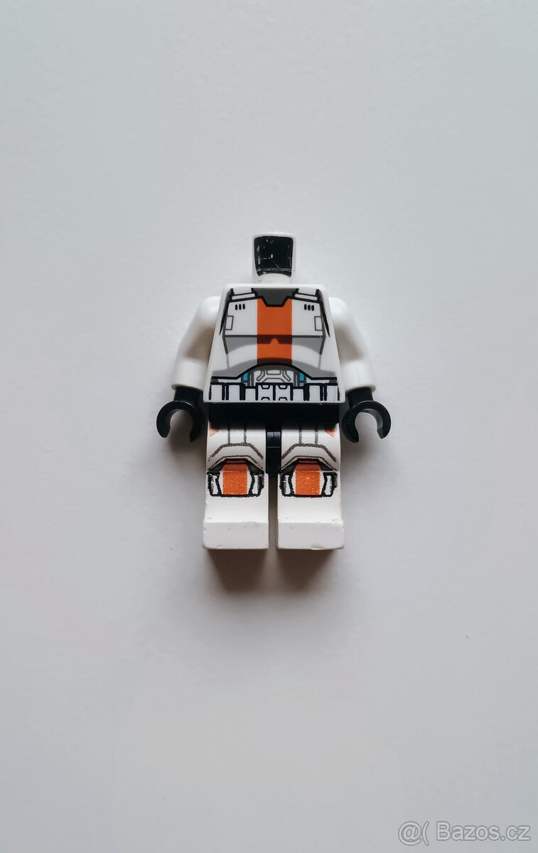 Lego nohy a tělo od figurky sw0444