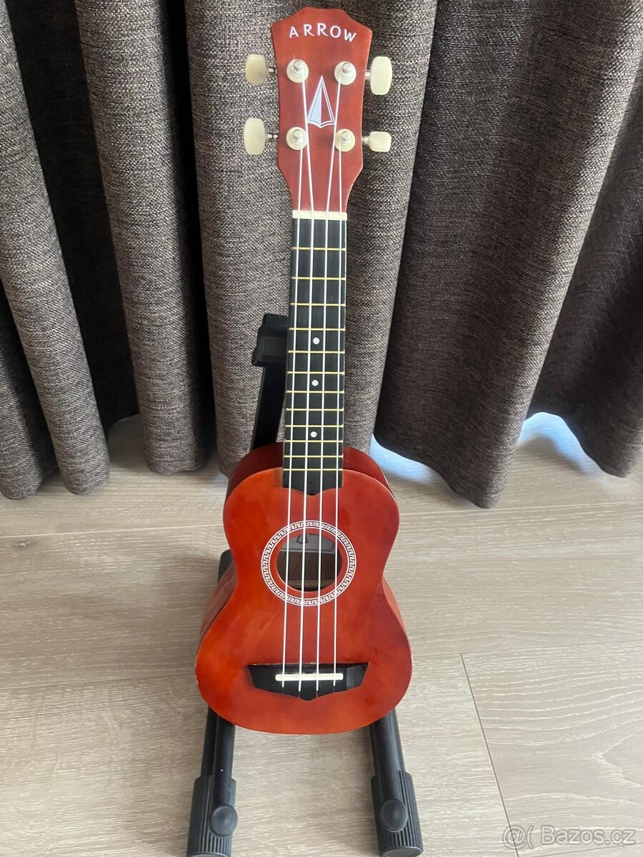 Arrow Ukulele