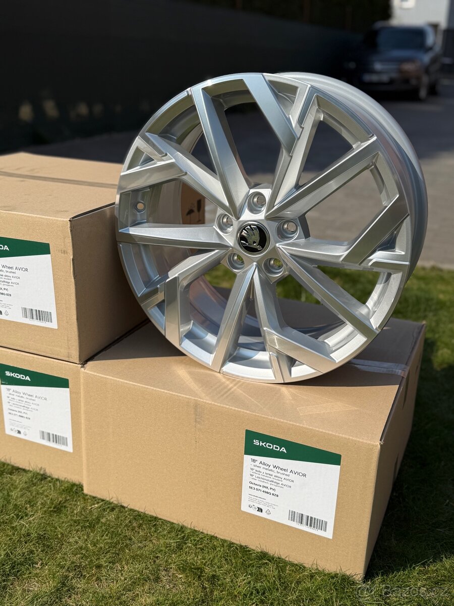 NOVÁ originál kola Škoda AVIOR 18” Octavia, 5x112