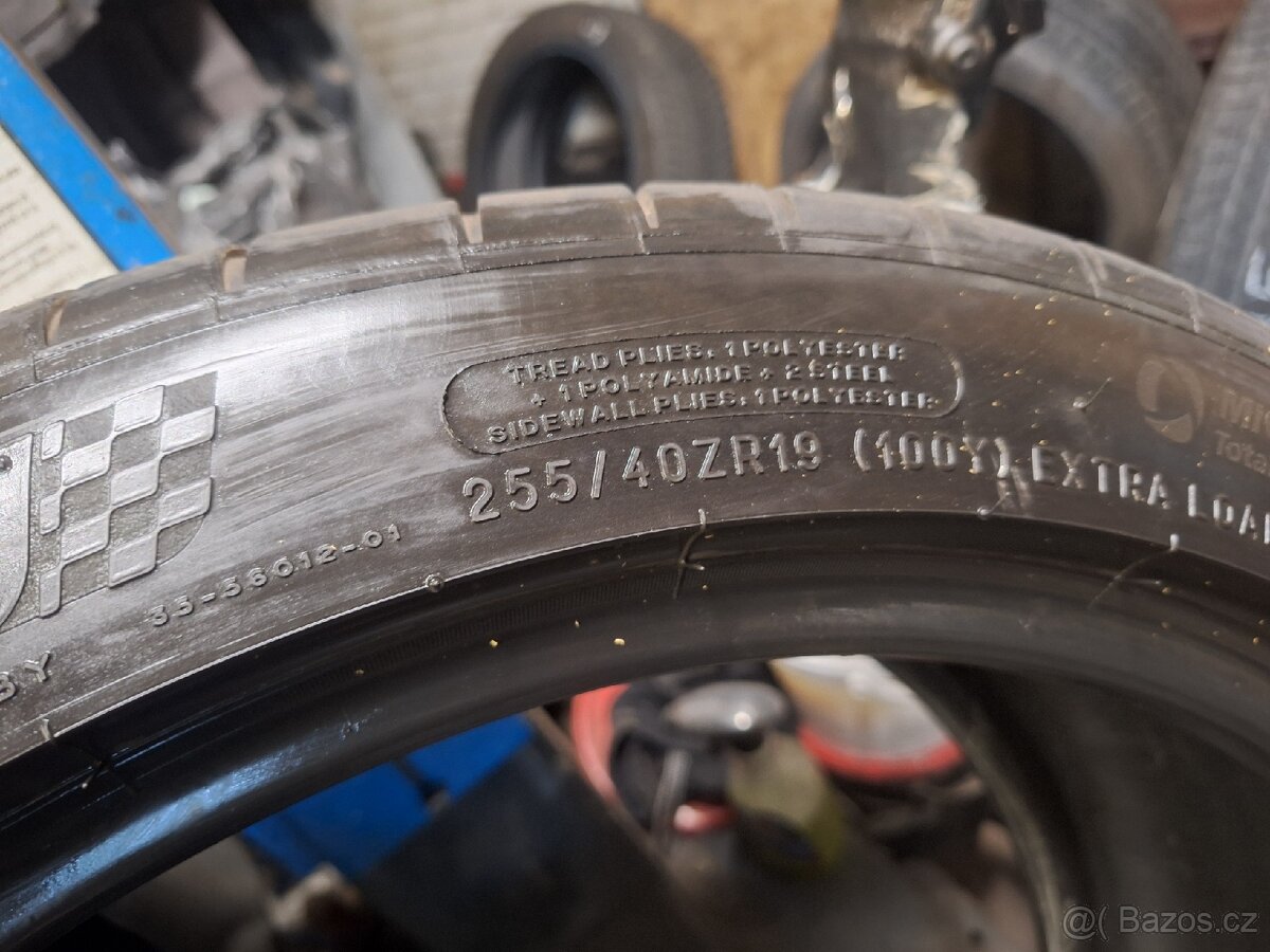 255/40 r19 100Y Michelin 4S použité