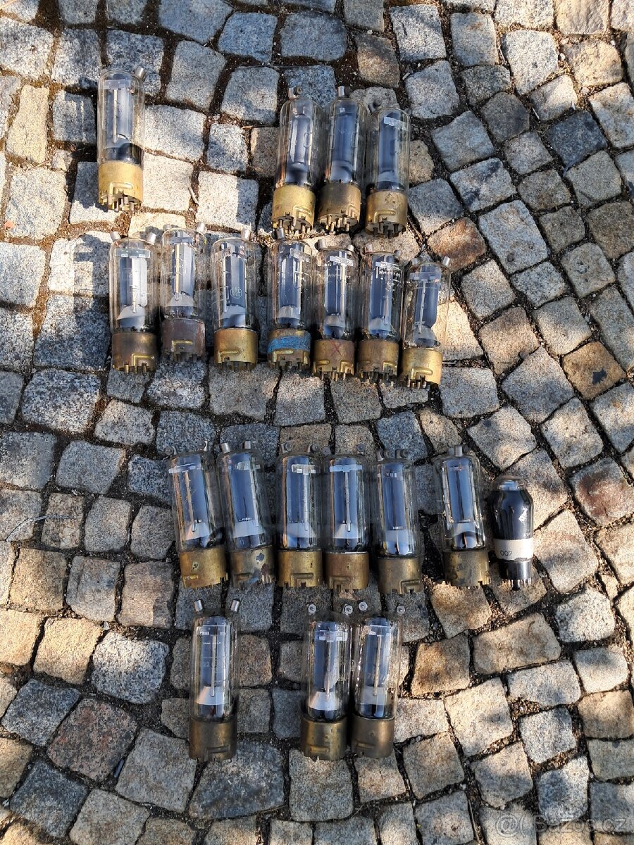Staré elektronky 21kusů
