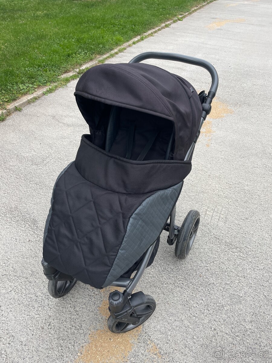 Kočárek Venicci 2kombince - korba, sedák, adapt. na vajicko