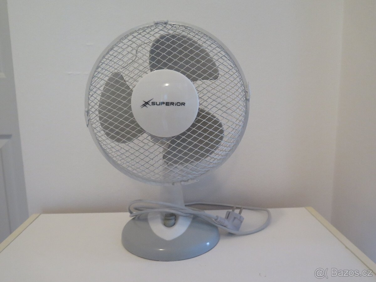 ventilátor stolní otáčecí