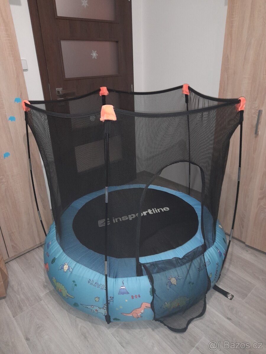 Trampolína Nilufino do vnitřních prostor