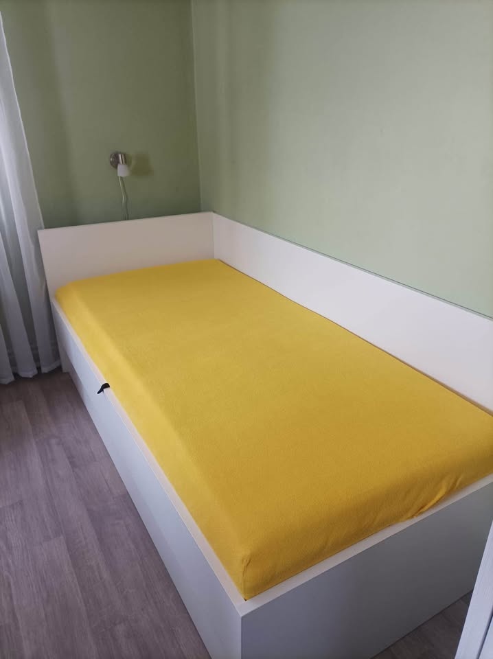 Válenda / postel včetně matrace