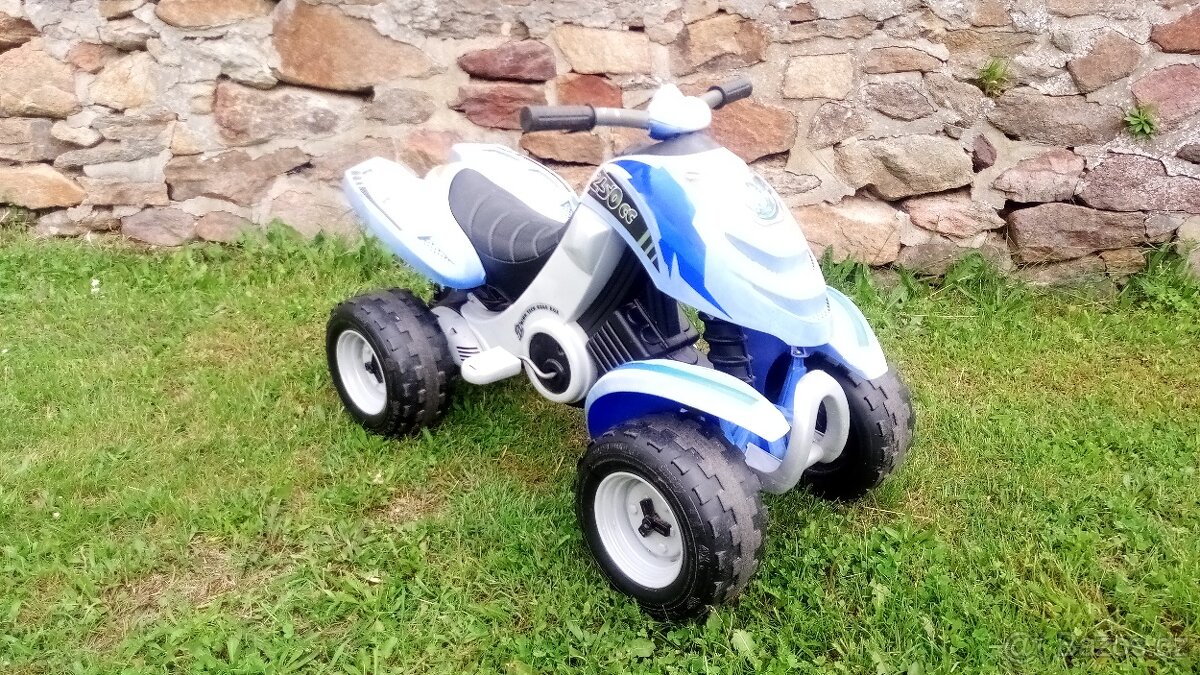 Dětská šlapací čtyřkolka