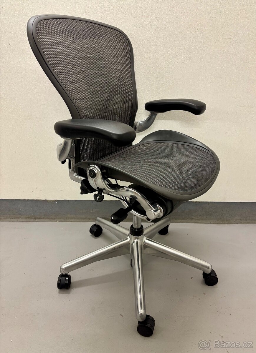 Kancelářská židle Herman Miller Aeron