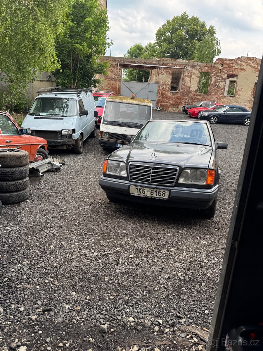 W124/200D