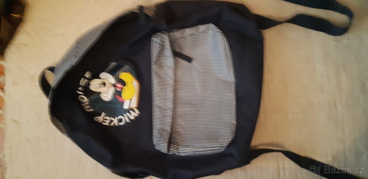 Baťoh s dětským motivem