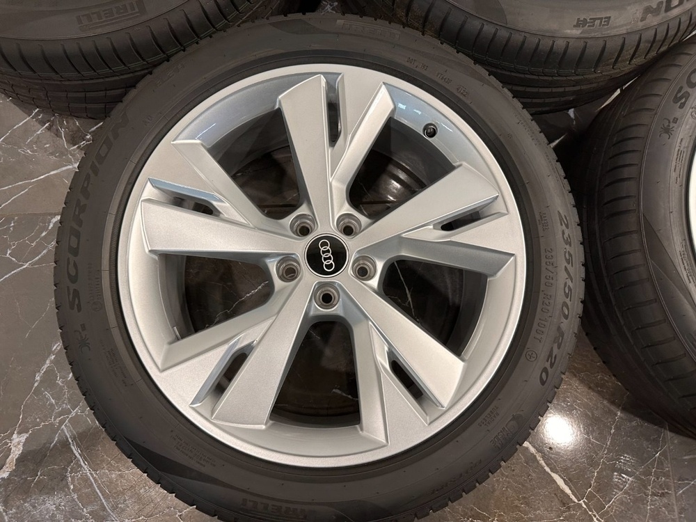 original audi Q4 e-tron & enyaq r20 89A601025E