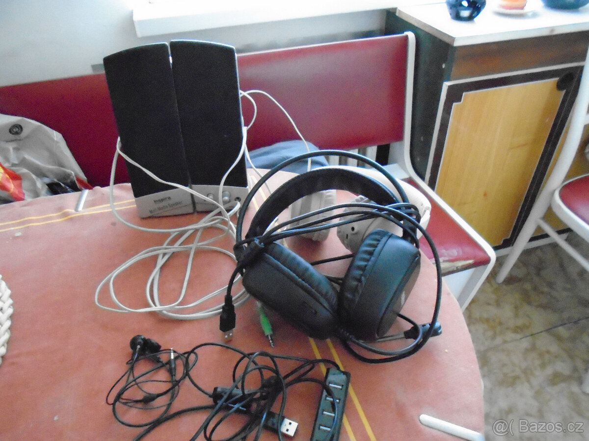 Prodám reproduktory,sluchátka k PC a další věci