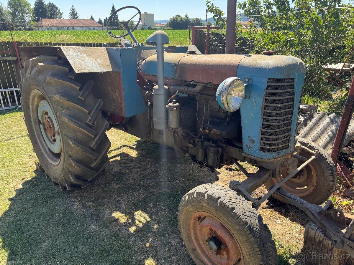 Zetor 25 olne funkcni po GO motoru