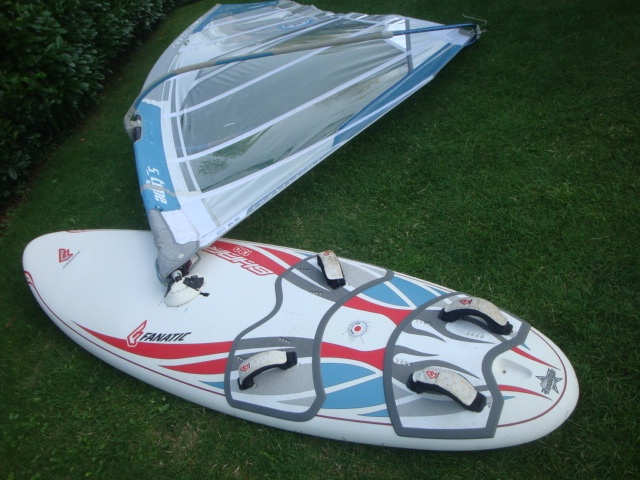 Windsurfing Kompletní . Fanatic Shark s plachtou NS